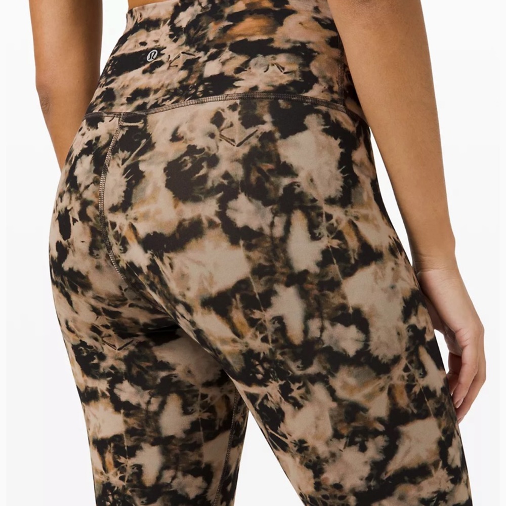 NWT Lululemon Wunder Train HR Tight - Picture 1 of 5